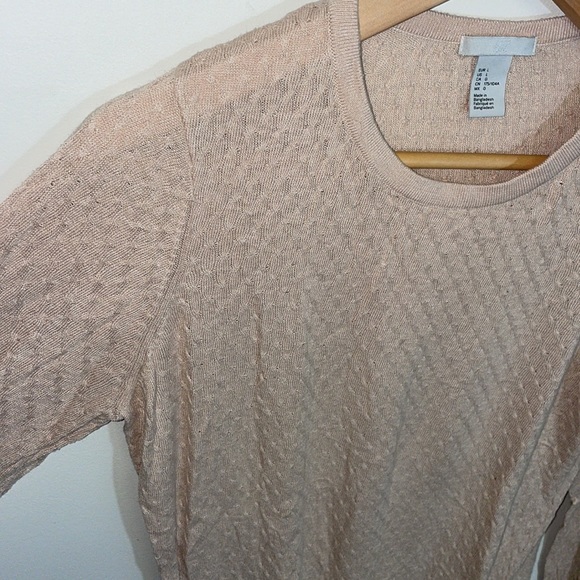 4/$24🦩 H&M Wool Sweater Cable Knit Lightweight - Picture 2 of 9